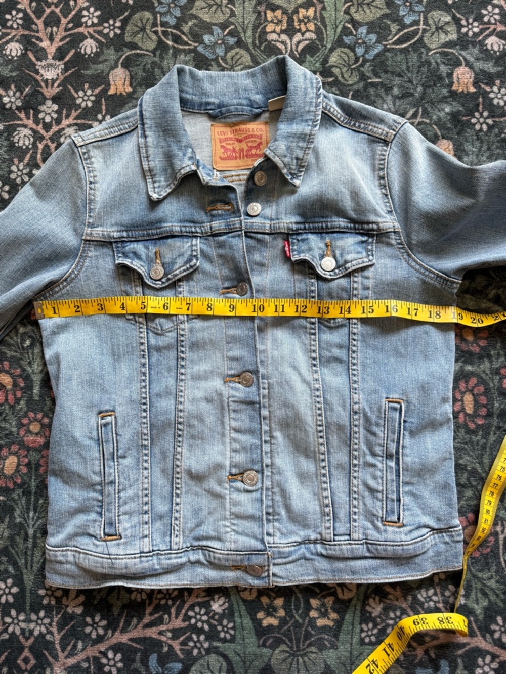 Levi's Light Blue Denim Trucker Jacket - Picture 4 of 7